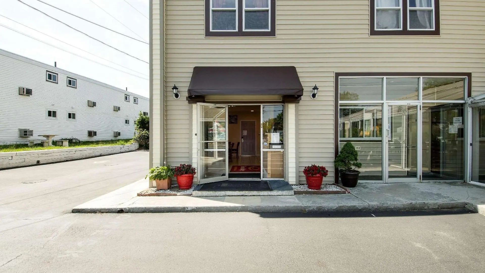 6 Smart Airport Hotels Near Kennedy Compound to Book