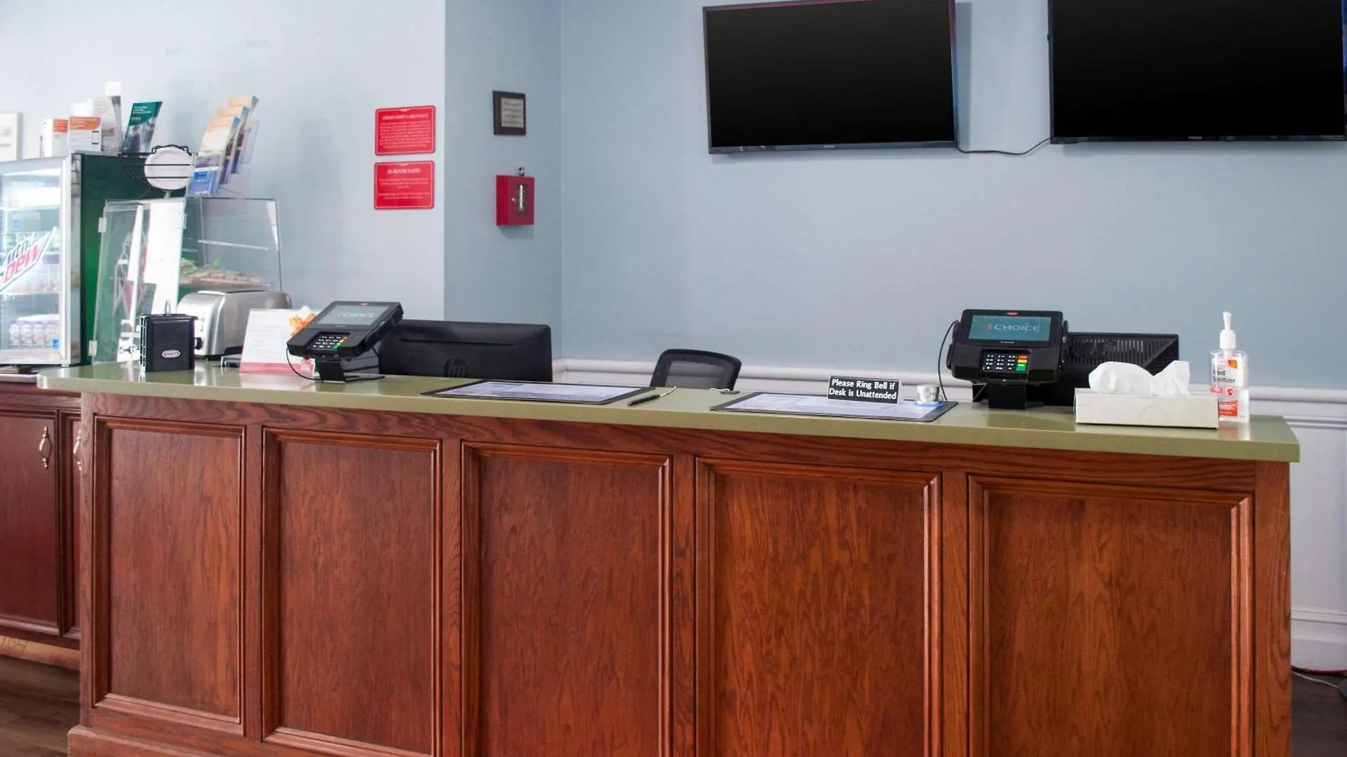 Where to Stay Near Eleutheros Cooke House and Garden: 5 Budget Hotels