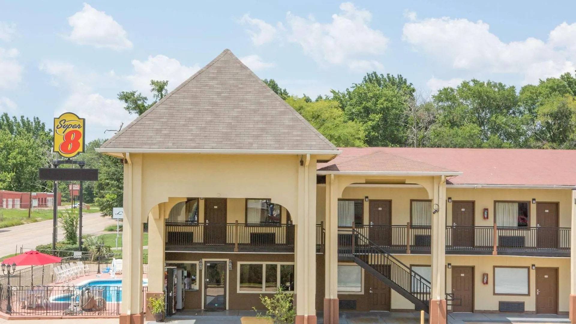 6 Smart Budget Hotels Near Sci Port Discovery Ctr Worth Booking